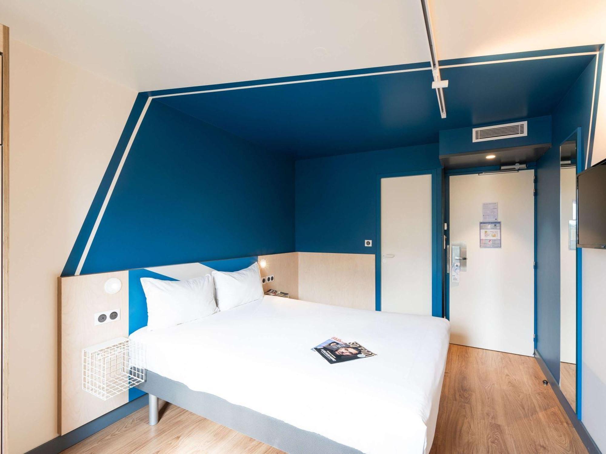 Ibis Budget Lyon Centre Confluence Esterno foto