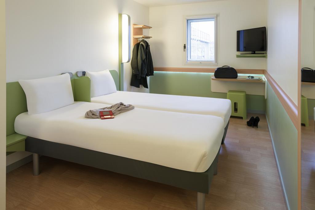 Ibis Budget Lyon Centre Confluence Esterno foto